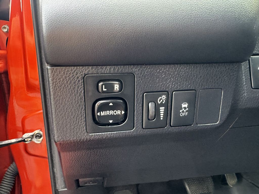 2015 Toyota Rav4 Image 25