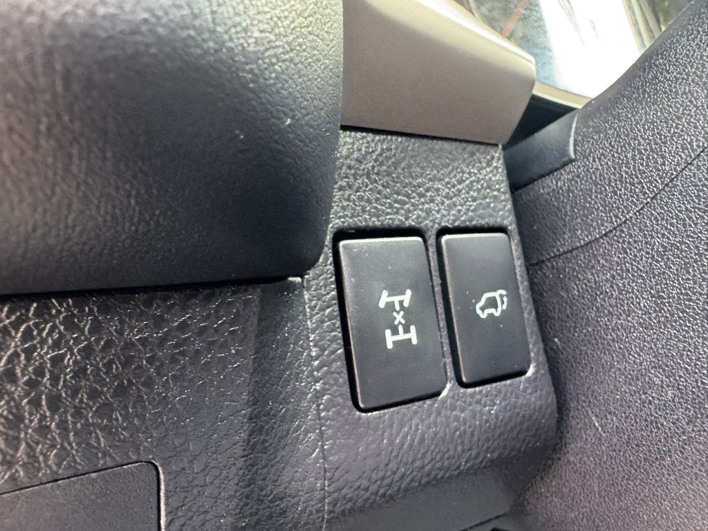 2015 Toyota Rav4 Image 26