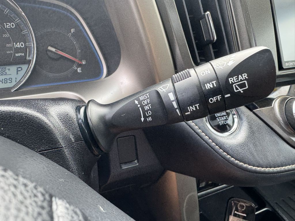 2015 Toyota Rav4 Image 32