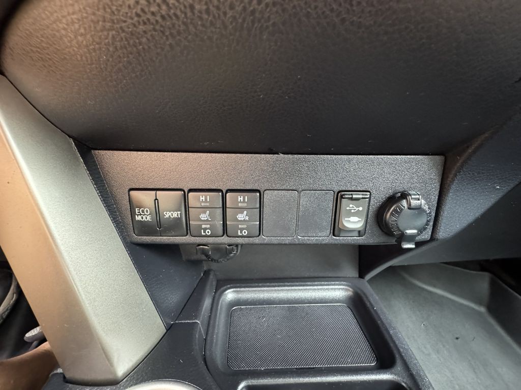 2015 Toyota Rav4 Image 40