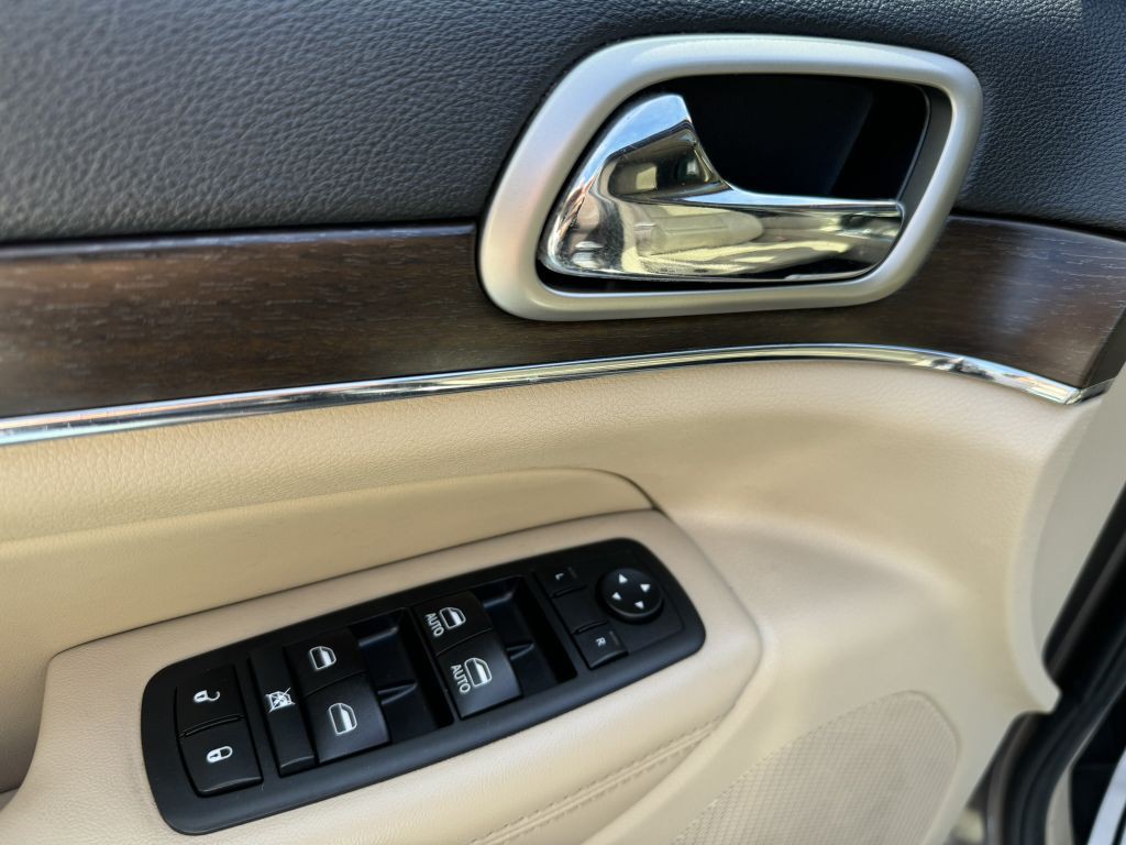 2017 Jeep Grand Cherokee Image 16