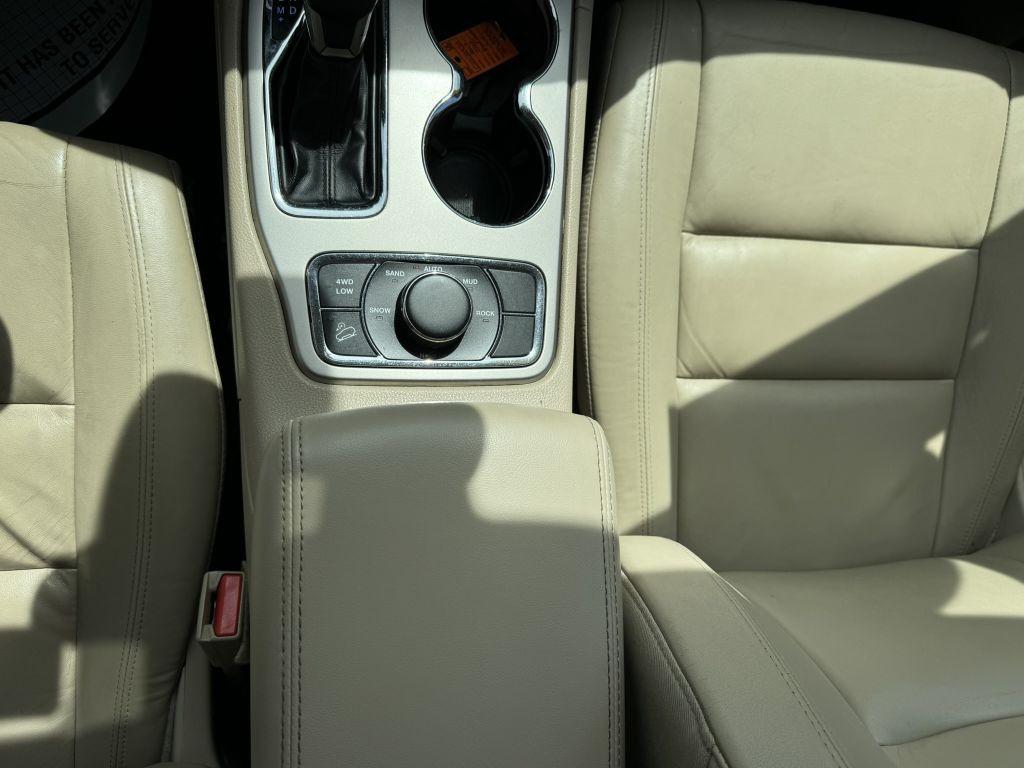 2017 Jeep Grand Cherokee Image 25