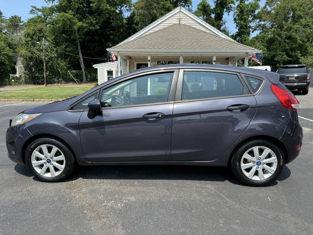 2012 Ford Fiesta Image 6