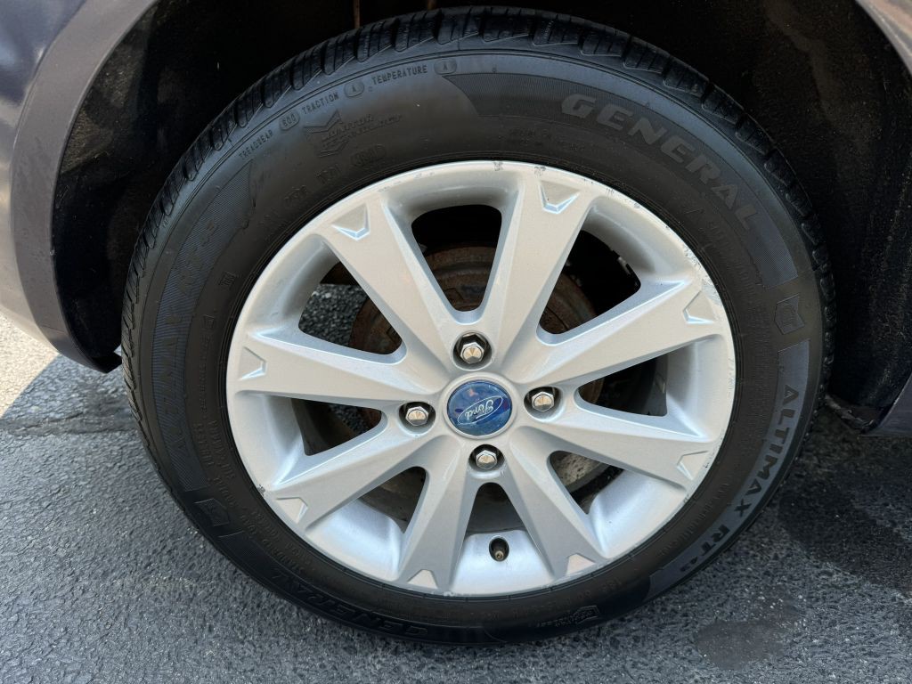 2012 Ford Fiesta Image 11