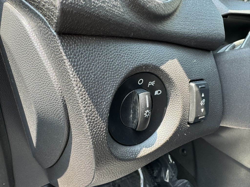 2012 Ford Fiesta Image 17
