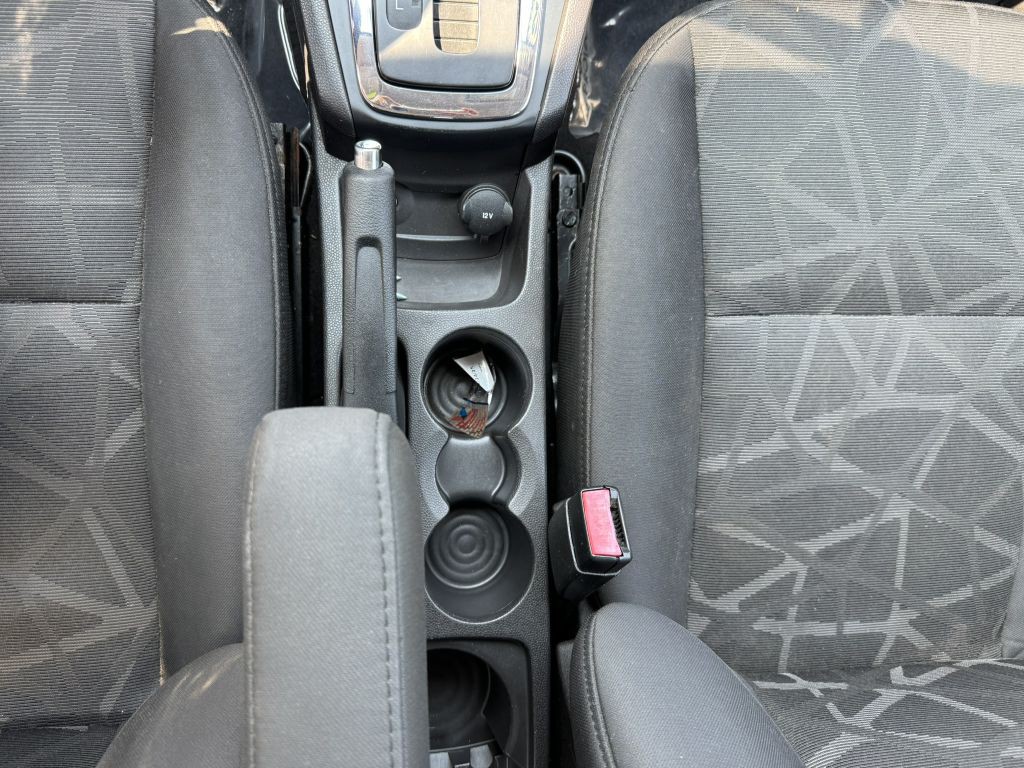 2012 Ford Fiesta Image 21