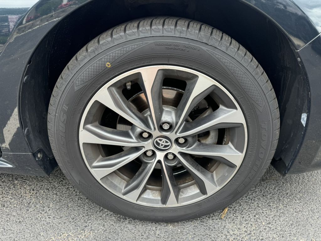 2016 Toyota Avalon Image 12
