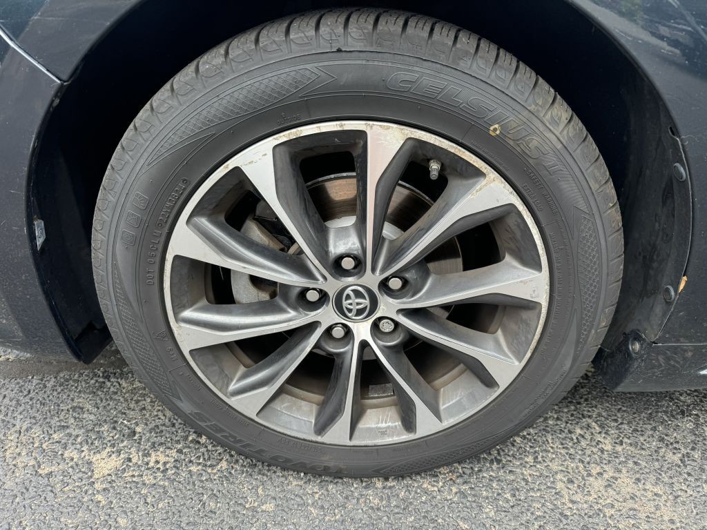 2016 Toyota Avalon Image 13