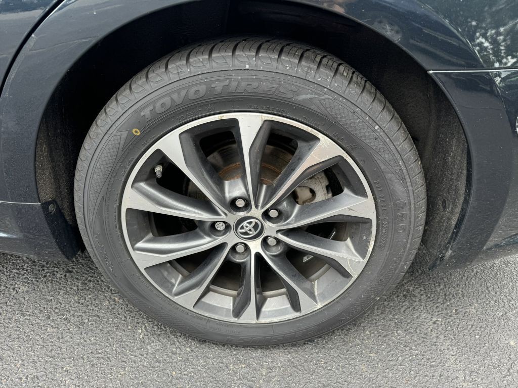 2016 Toyota Avalon Image 14