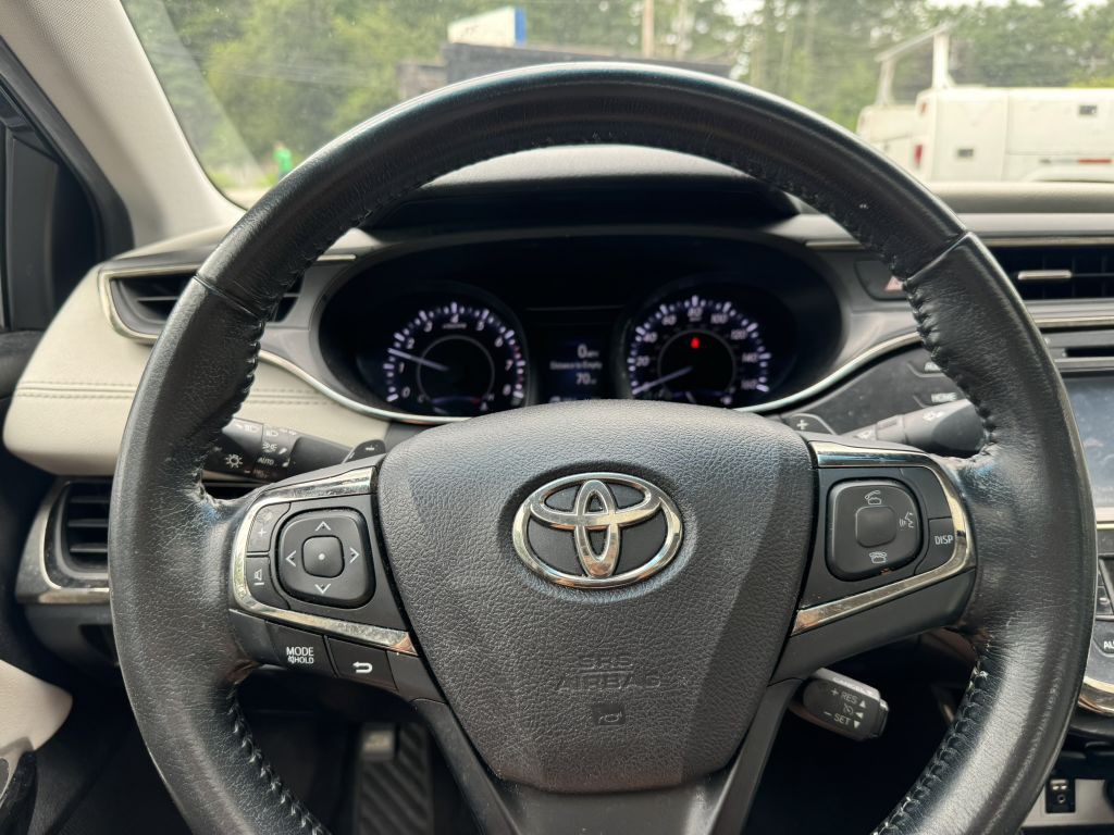 2016 Toyota Avalon Image 17