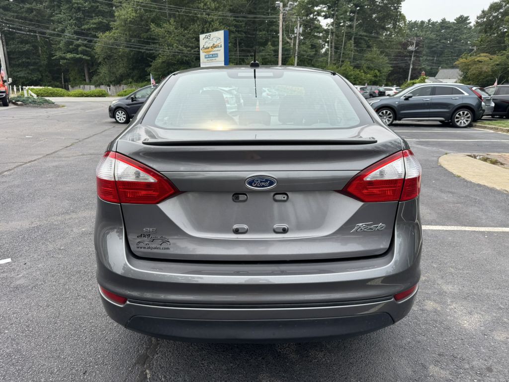 2014 Ford Fiesta Image 8