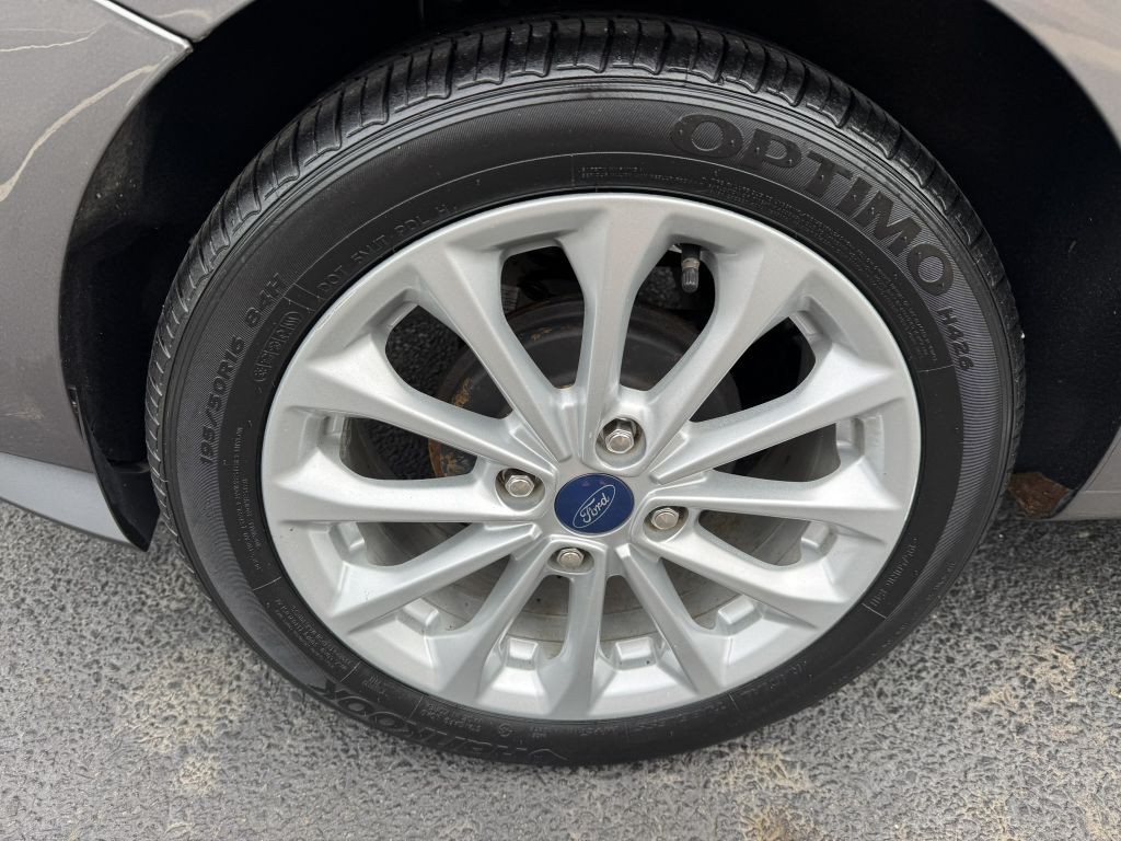 2014 Ford Fiesta Image 11