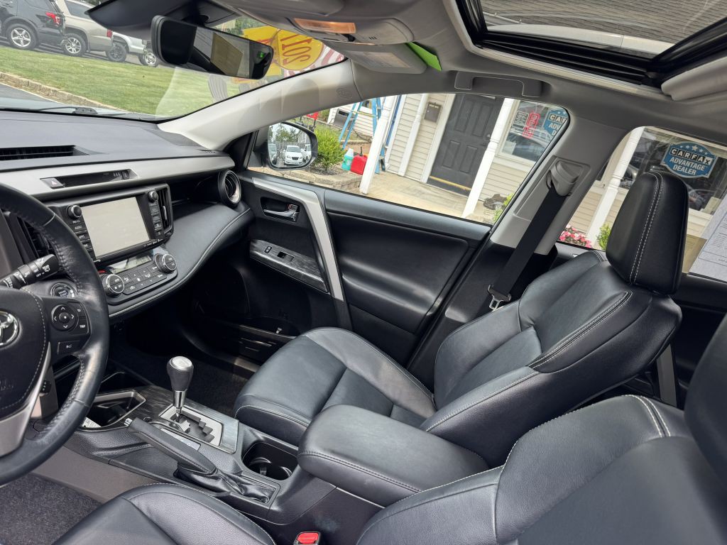 2017 Toyota Rav4 Image 4