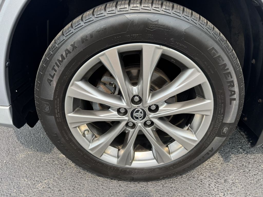 2017 Toyota Rav4 Image 13