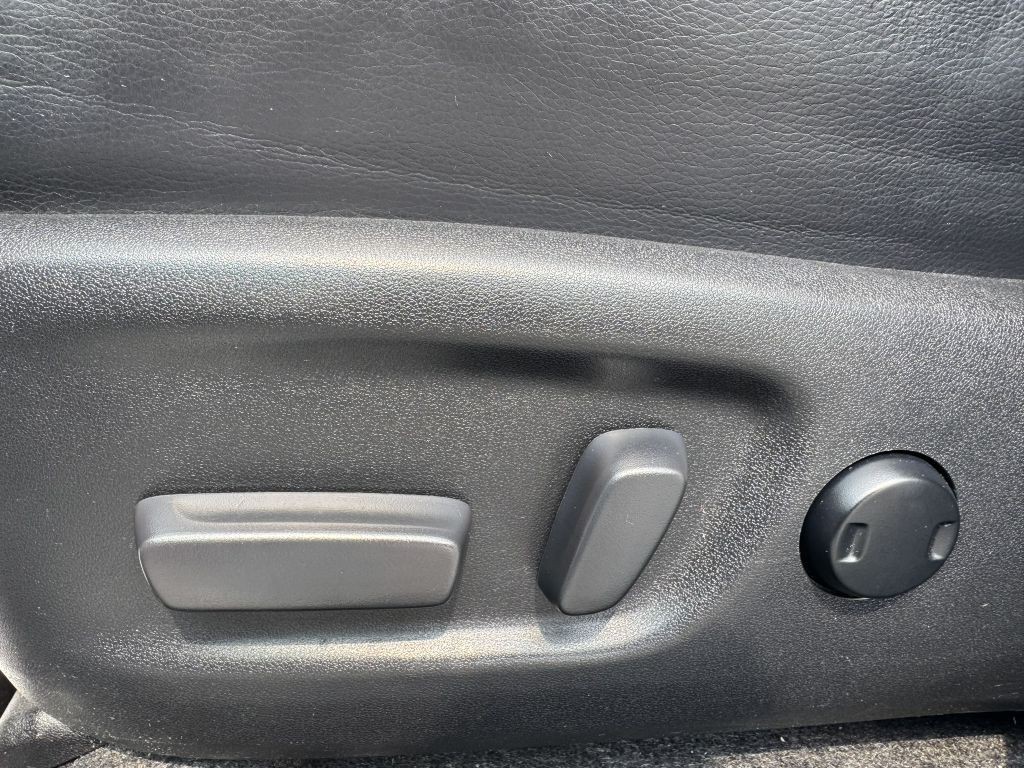 2017 Toyota Rav4 Image 17