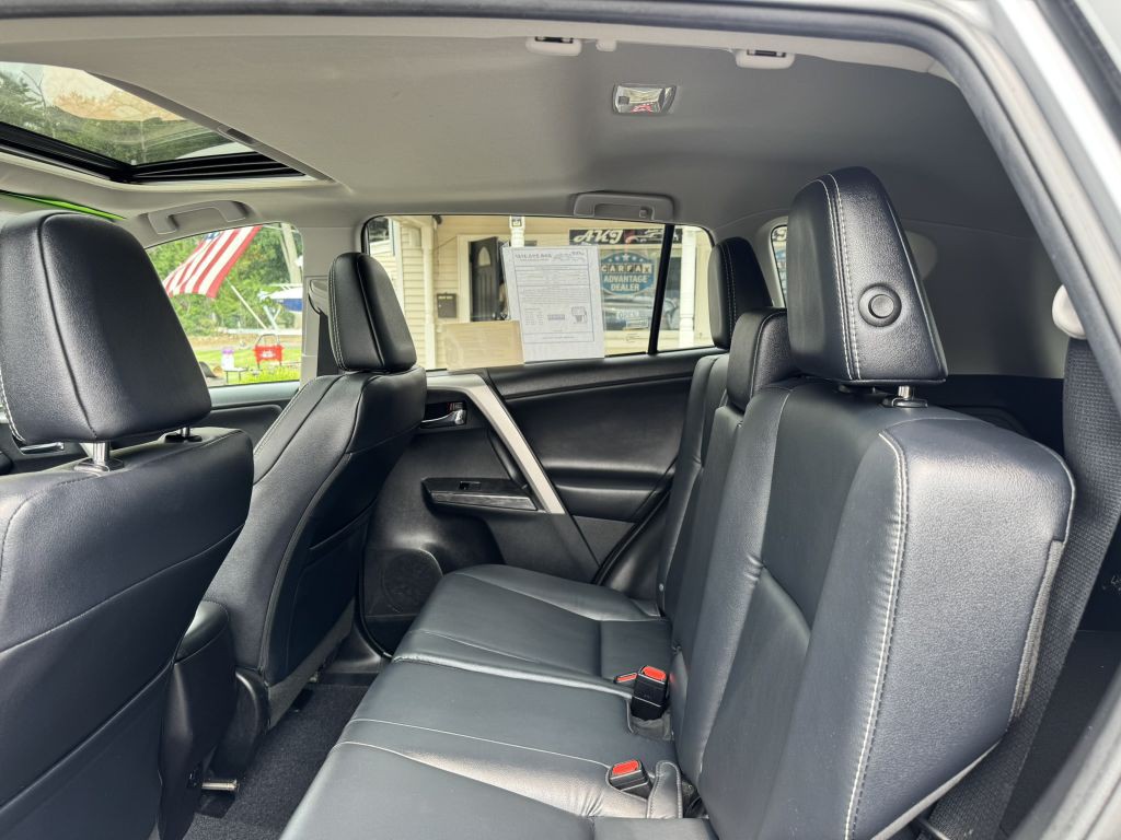2017 Toyota Rav4 Image 30