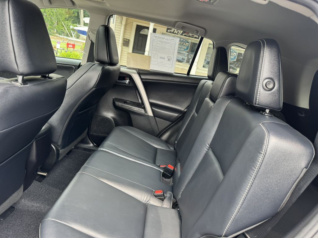 2017 Toyota Rav4 Image 31