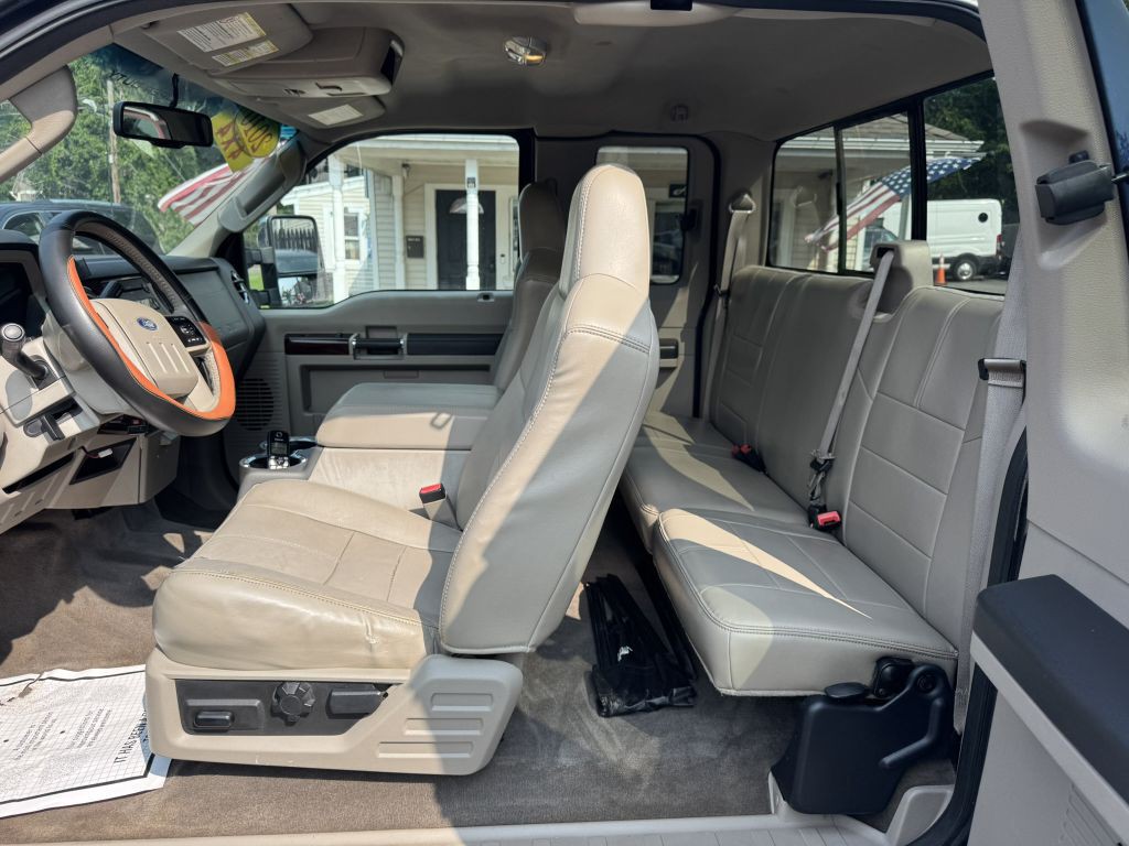 2010 Ford F-250 Image 8
