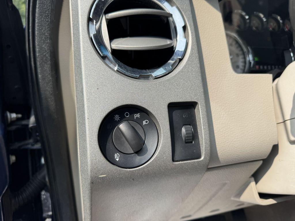 2010 Ford F-250 Image 24