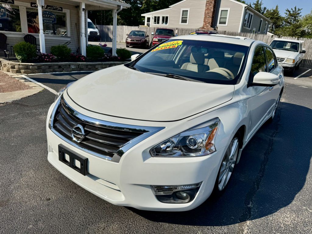 2015 Nissan Altima Image 1