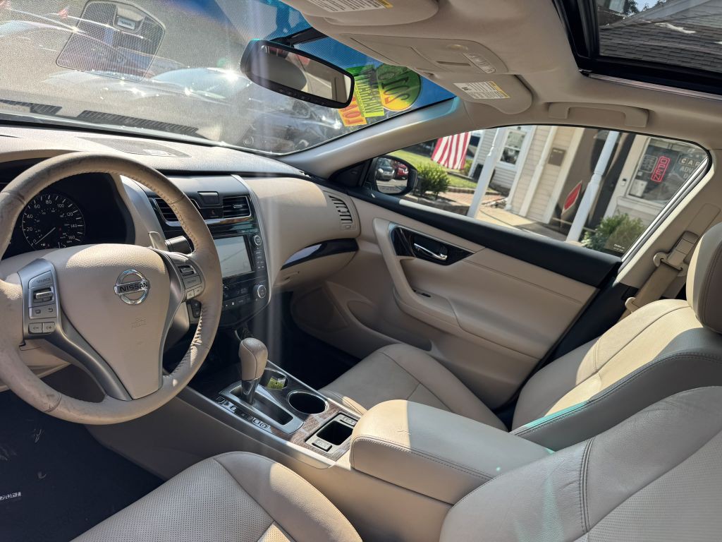2015 Nissan Altima Image 4