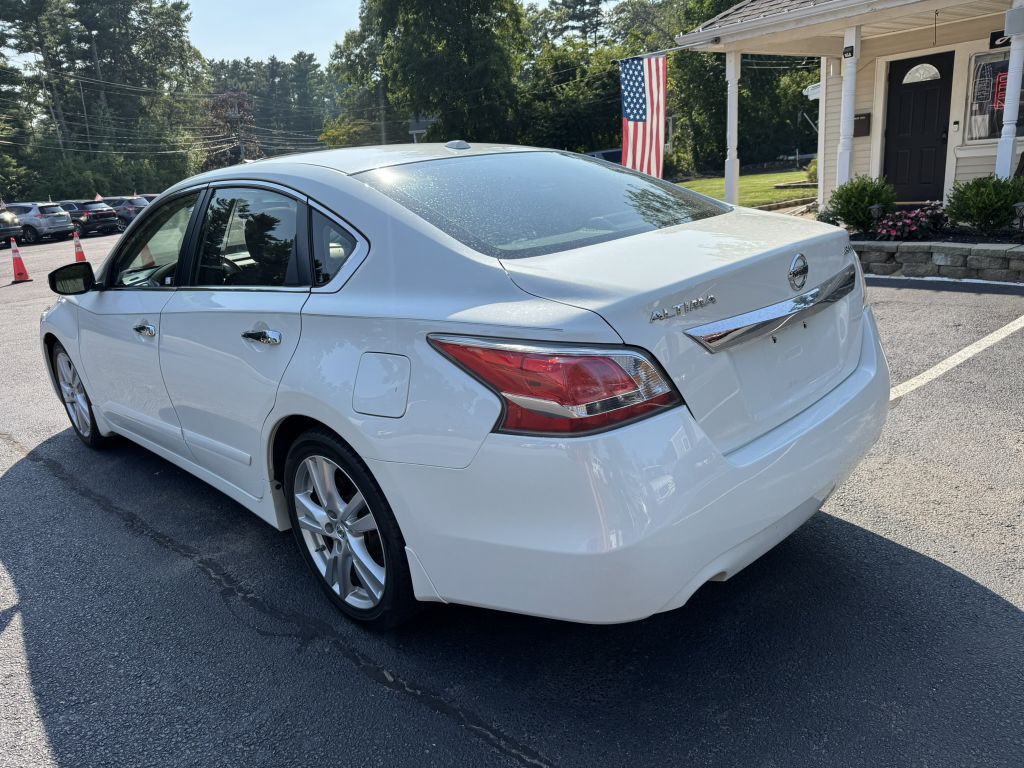 2015 Nissan Altima Image 7