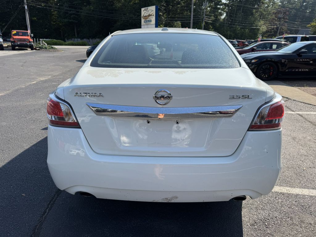 2015 Nissan Altima Image 8
