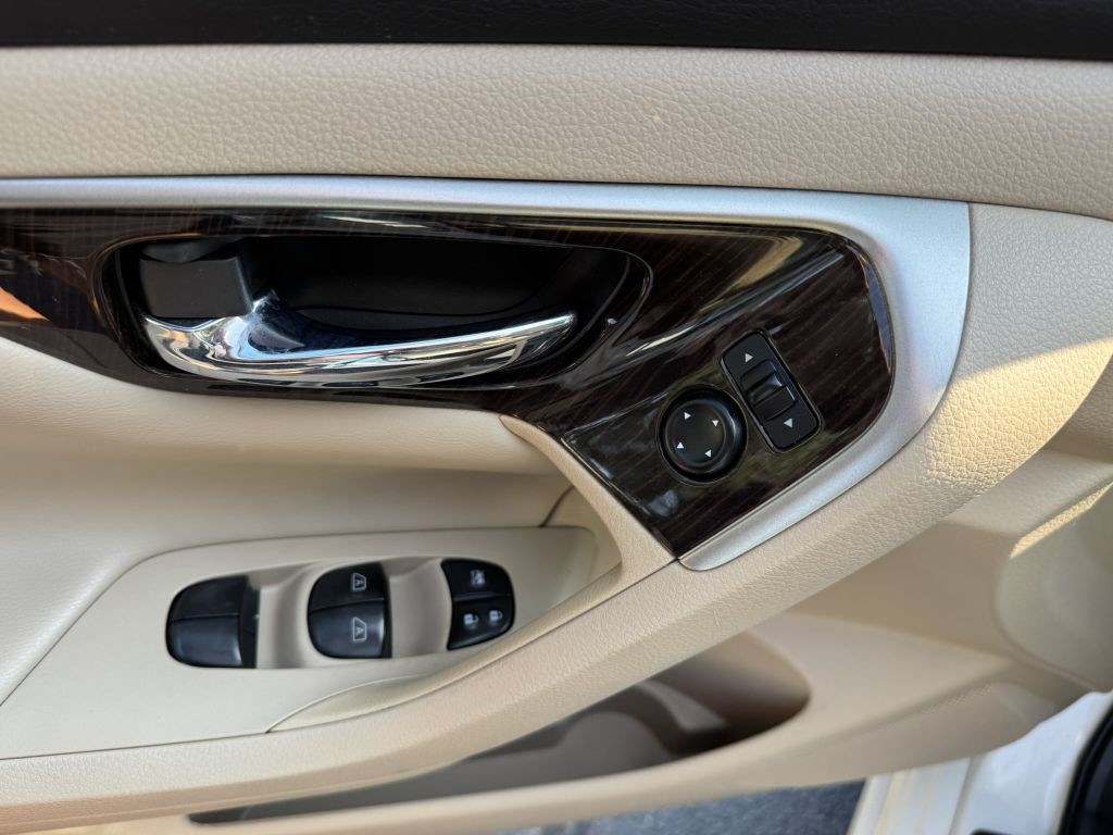 2015 Nissan Altima Image 16