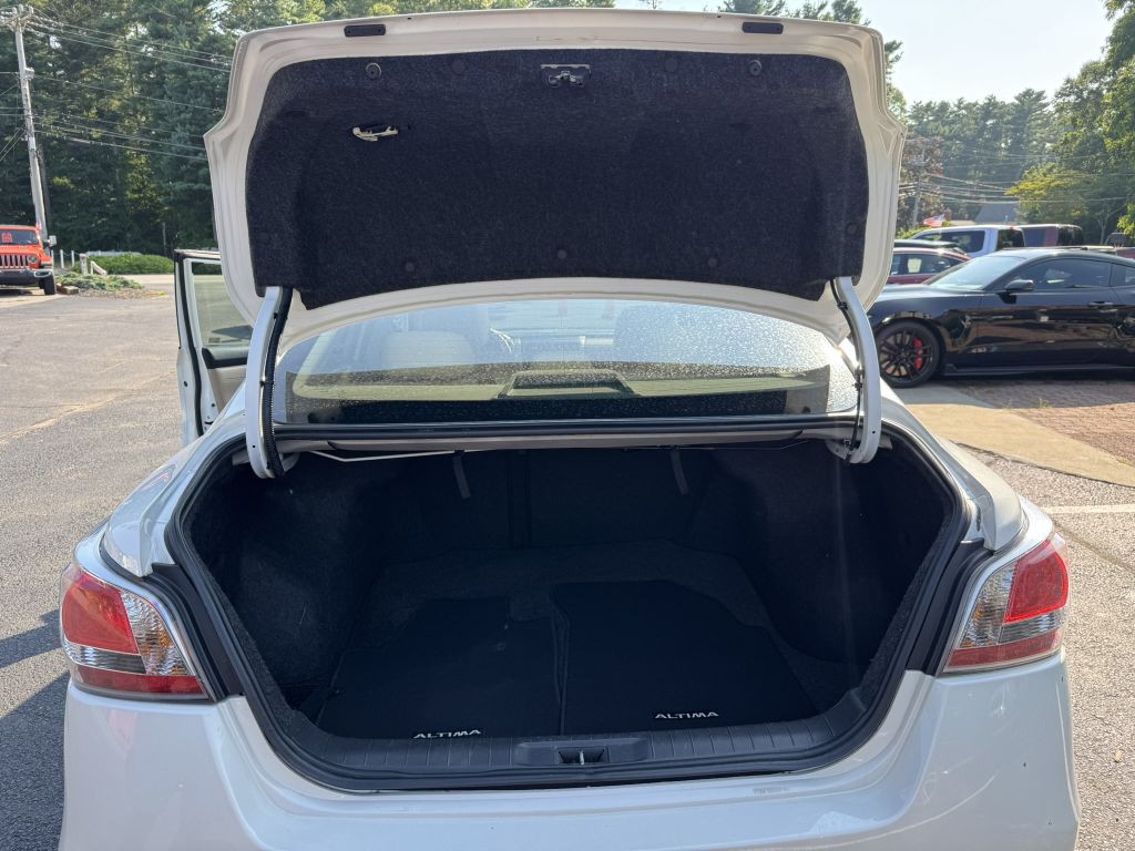 2015 Nissan Altima Image 31
