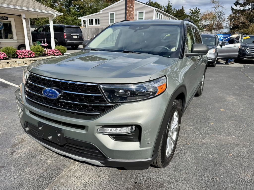 2020 Ford Explorer Image 1