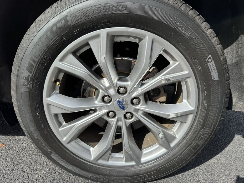2020 Ford Explorer Image 14
