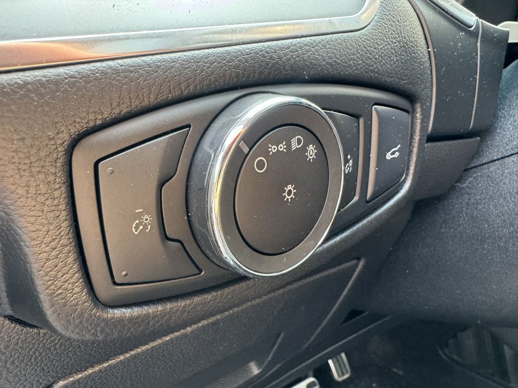 2015 Ford Edge Image 17