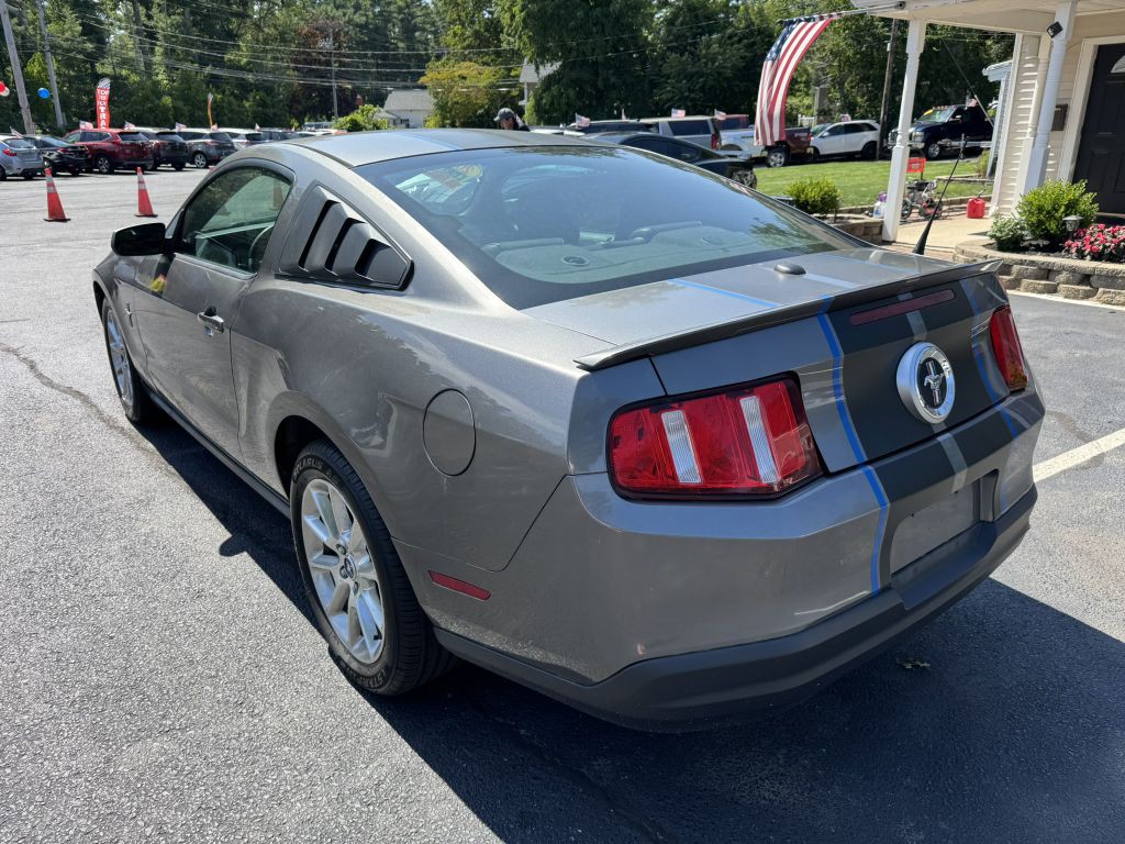 2010 Ford Mustang Image 7