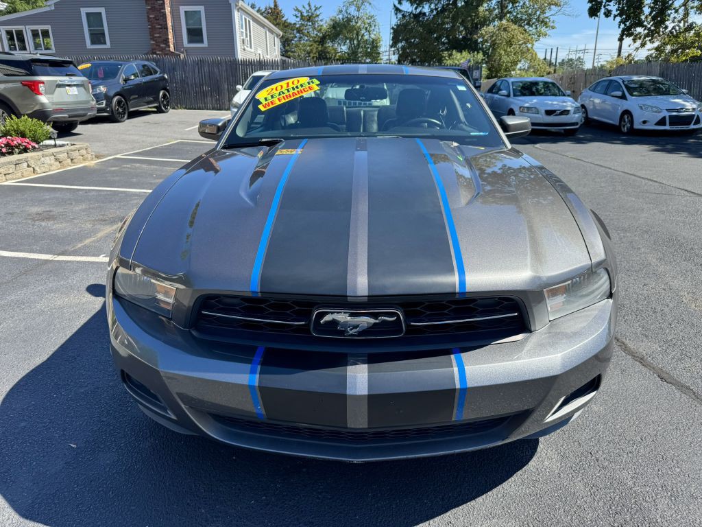 2010 Ford Mustang Image 2