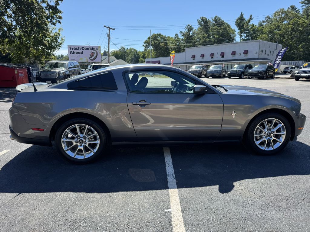 2010 Ford Mustang Image 10