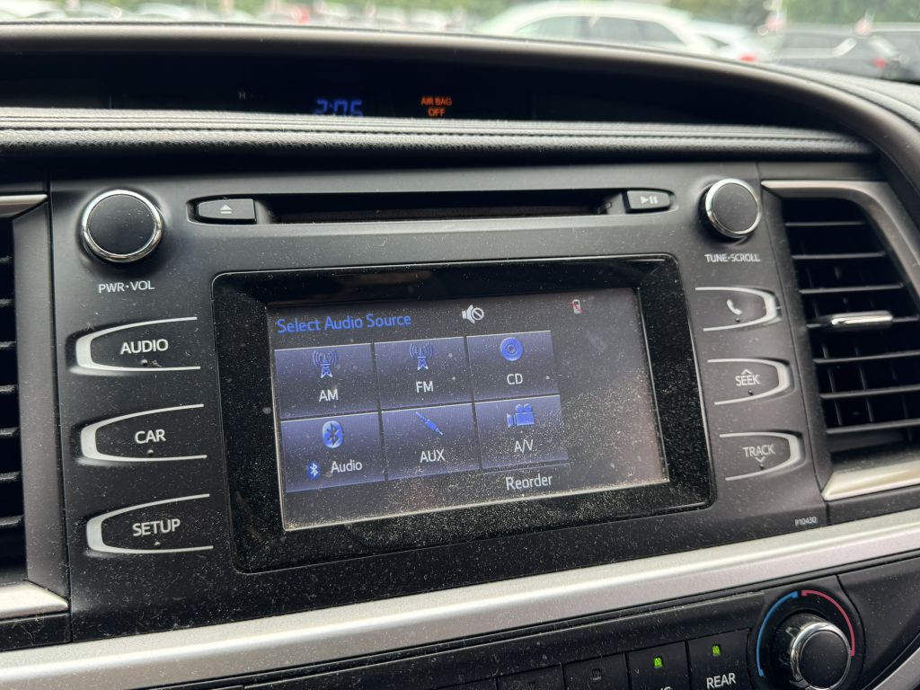 2014 Toyota Highlander Image 26