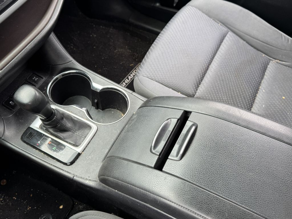 2014 Toyota Highlander Image 30