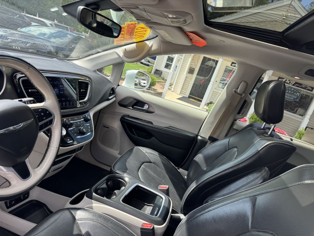 2018 Chrysler Pacifica Image 4