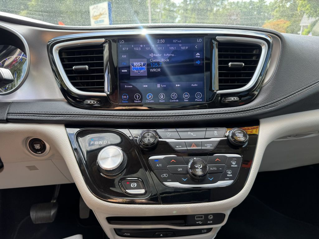 2018 Chrysler Pacifica Image 21