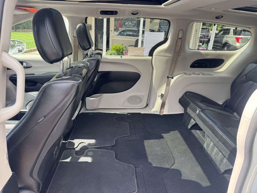 2018 Chrysler Pacifica Image 28