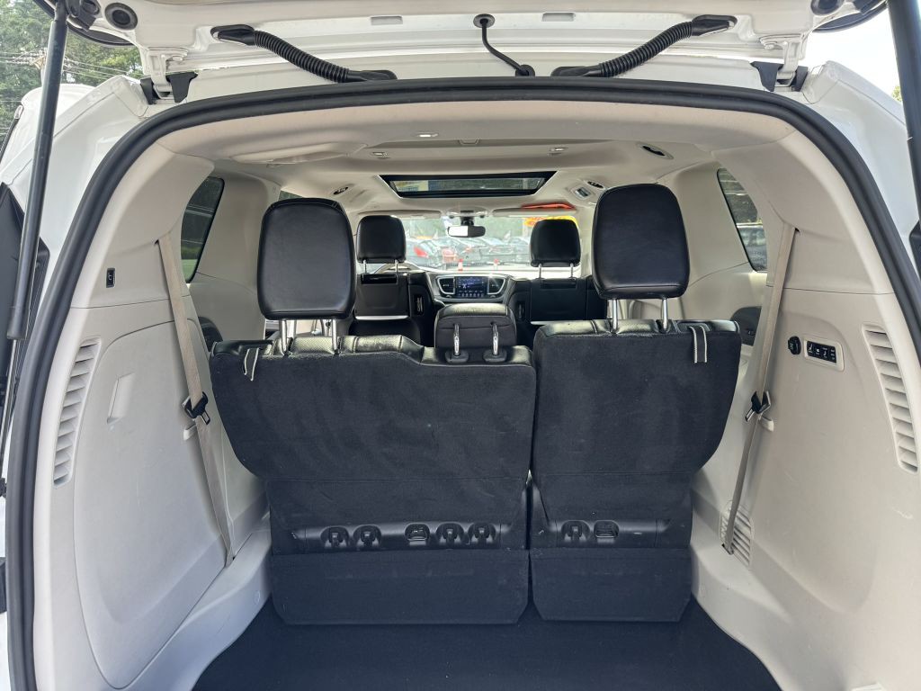 2018 Chrysler Pacifica Image 30