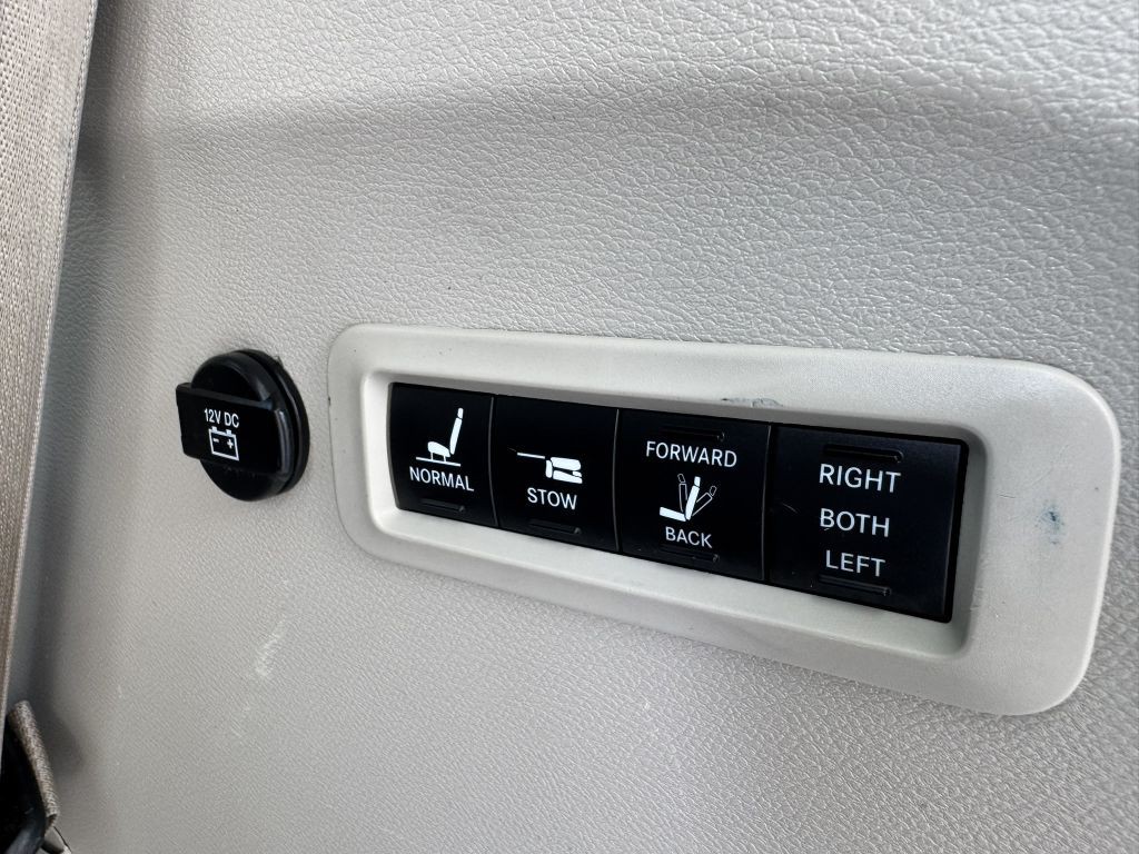 2018 Chrysler Pacifica Image 31