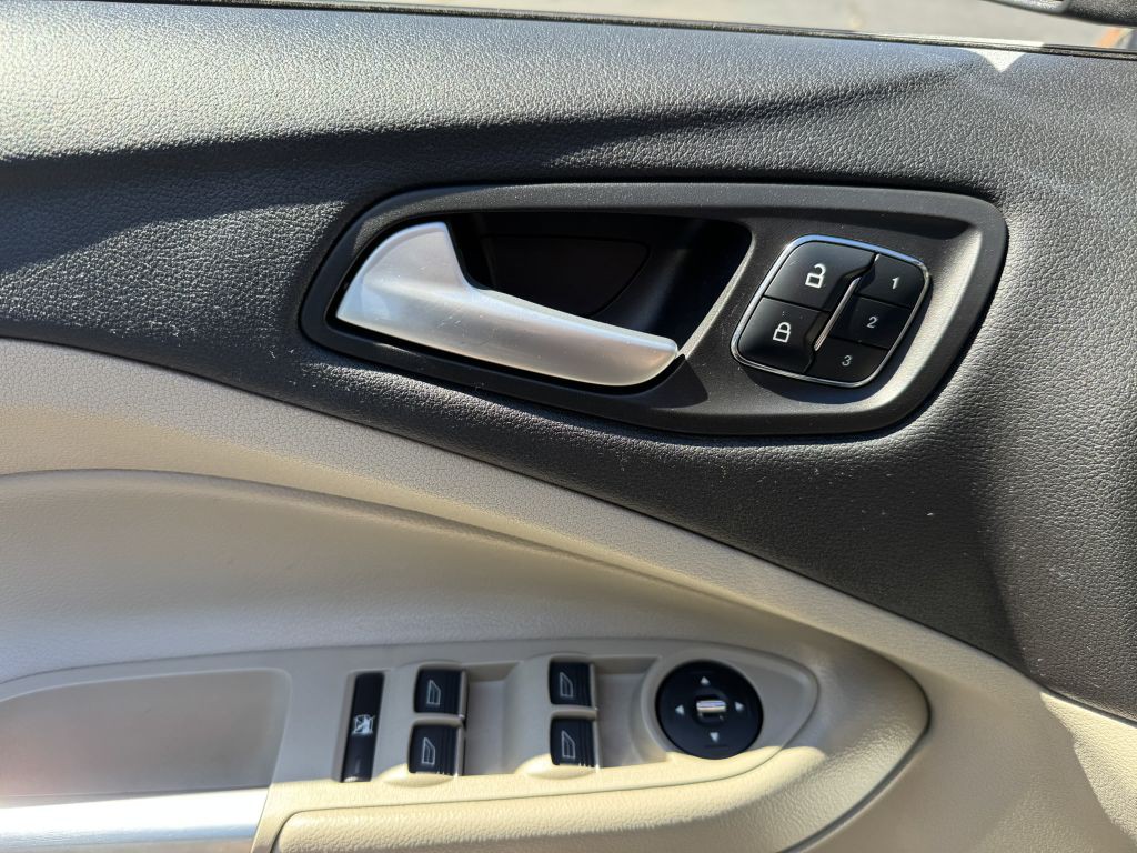 2015 Ford Escape Image 16