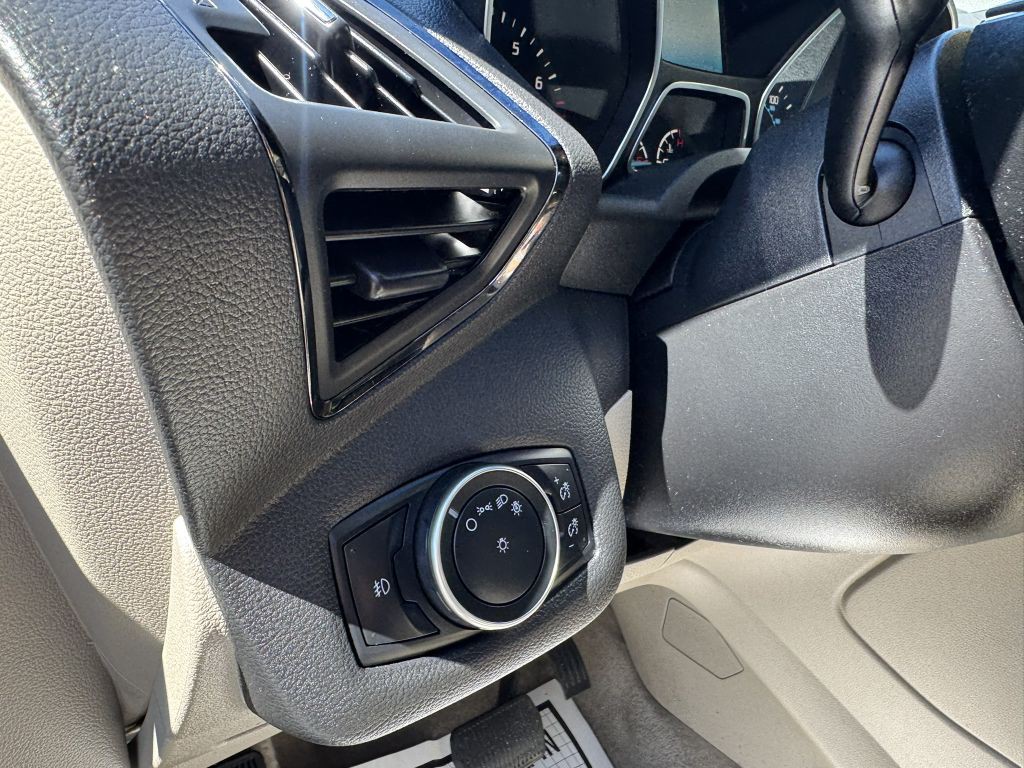 2015 Ford Escape Image 18