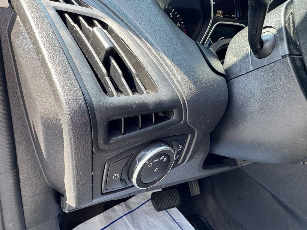2018 Ford Focus Image 18