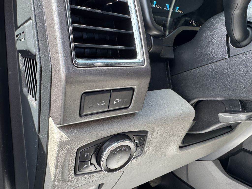 2015 Ford F-150 Image 17