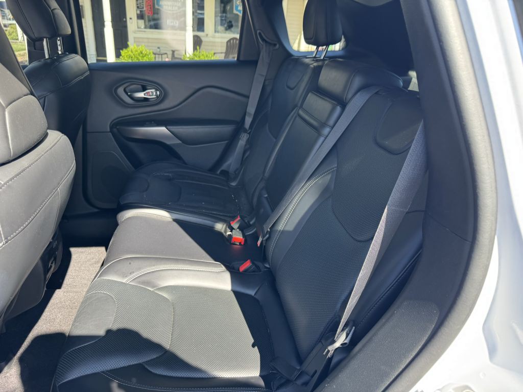 2019 Jeep Cherokee Image 7