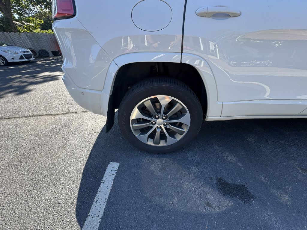 2019 Jeep Cherokee Image 19