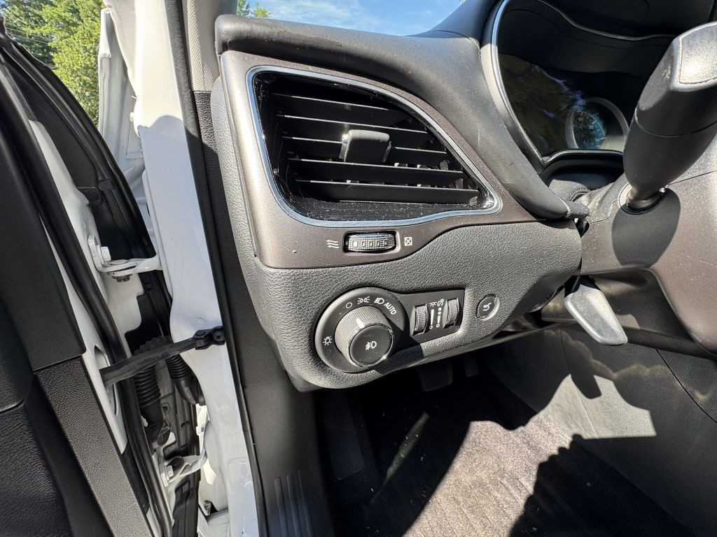2019 Jeep Cherokee Image 25