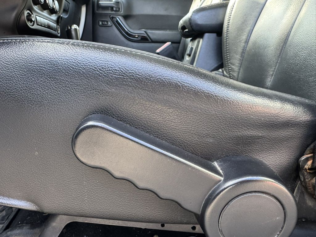 2015 Jeep Wrangler Unlimited Image 16